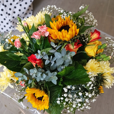 Little bit of sunshine - A little bit of sunshine in a bouquet